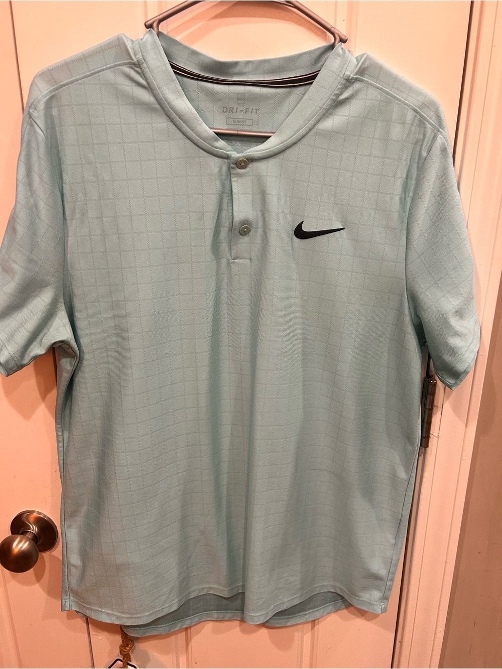 Nike Men's Medium Dri-FIT Slim Fit Henley Golf Polo